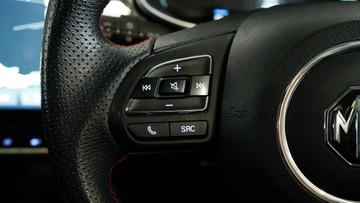 https://vehicle-cdn.autoleague.cloud/34110_1209073_18.jpg