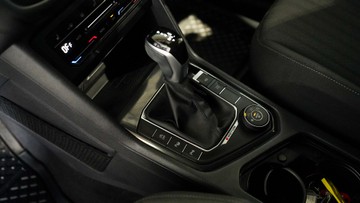 https://vehicle-cdn.autoleague.cloud/34110_1209077_23.jpg
