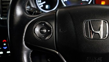 https://vehicle-cdn.autoleague.cloud/34110_1209089_18.jpg