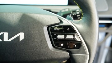 https://vehicle-cdn.autoleague.cloud/34110_1209103_17.jpg
