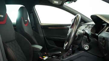 https://vehicle-cdn.autoleague.cloud/34110_1209115_15.jpg