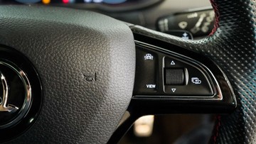 https://vehicle-cdn.autoleague.cloud/34110_1209115_17.jpg