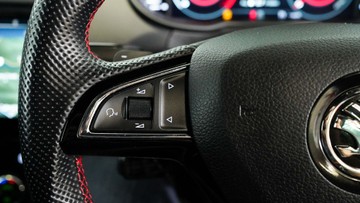 https://vehicle-cdn.autoleague.cloud/34110_1209115_19.jpg