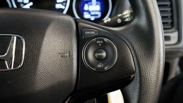 https://vehicle-cdn.autoleague.cloud/34110_1209117_15.jpg