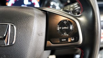 https://vehicle-cdn.autoleague.cloud/34110_1209149_15.jpg