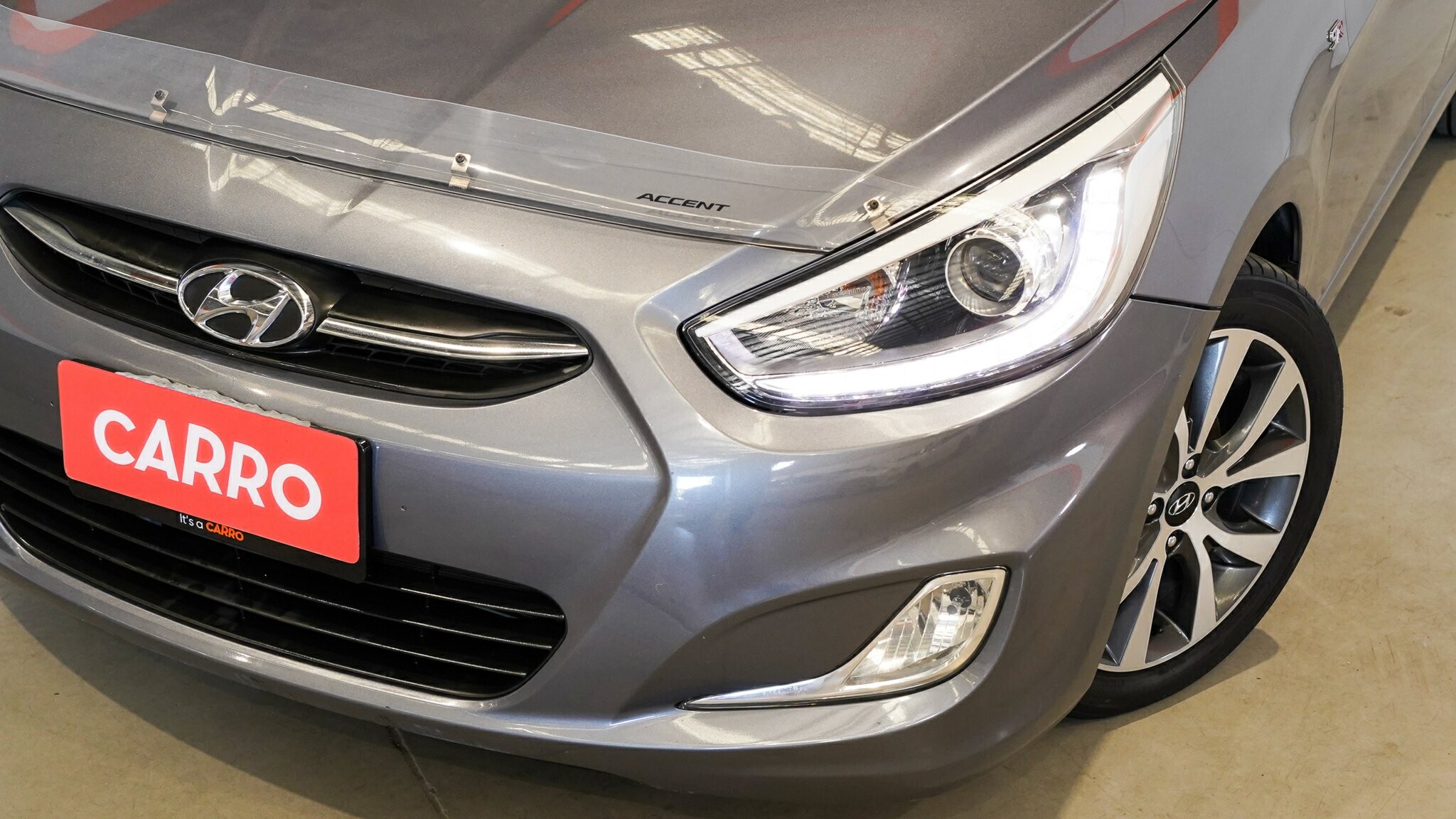 Hyundai Accent image 2
