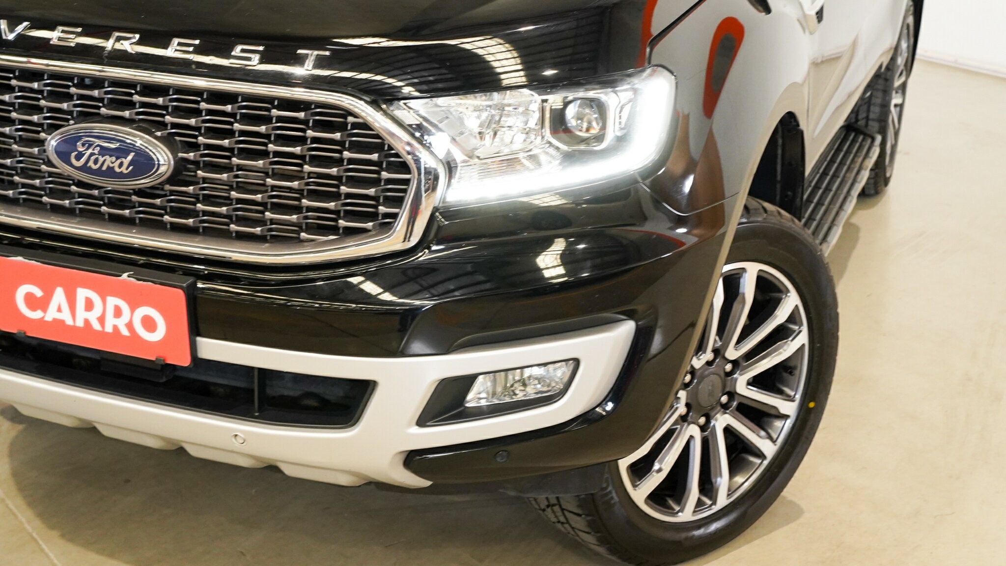 Ford Everest image 2