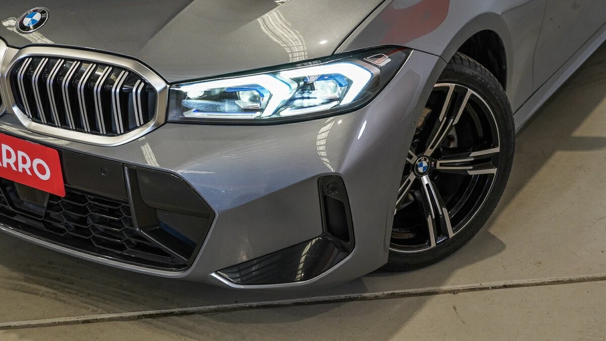 BMW 3 Series image 2