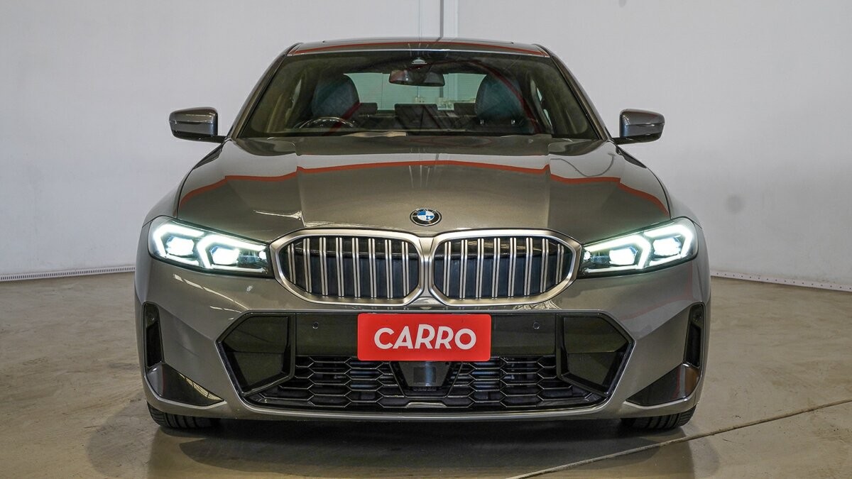 BMW 3 Series image 3