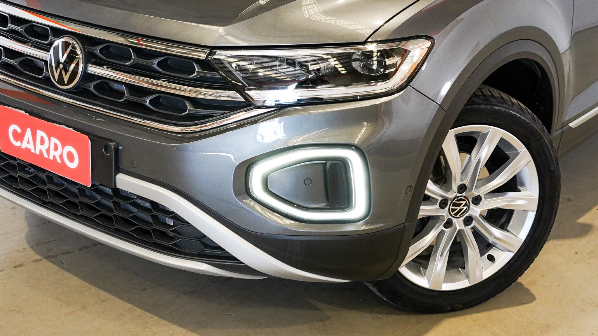 Volkswagen T-roc image 2