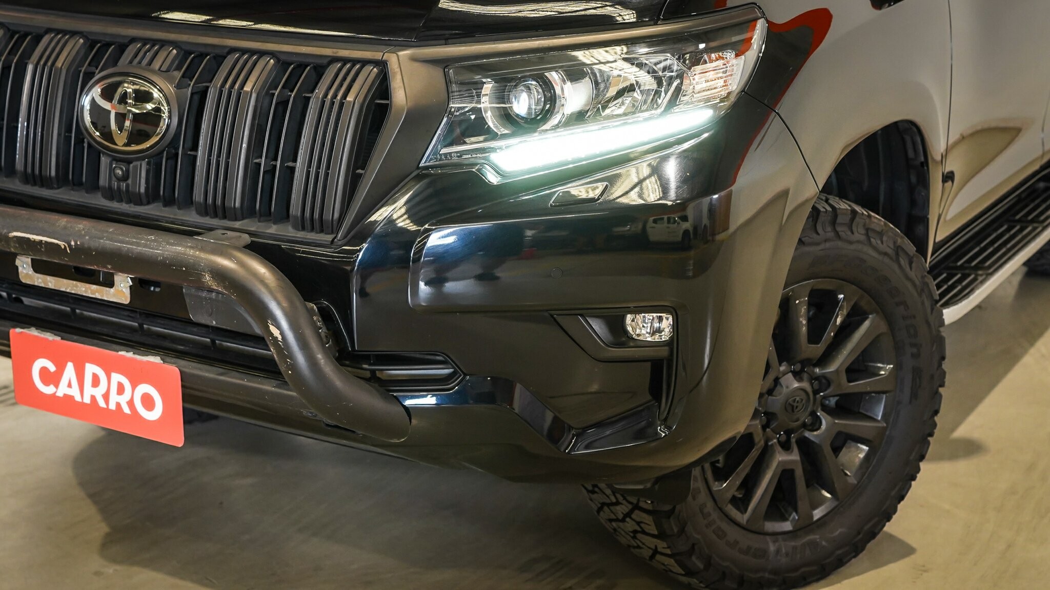 Toyota Landcruiser Prado image 2