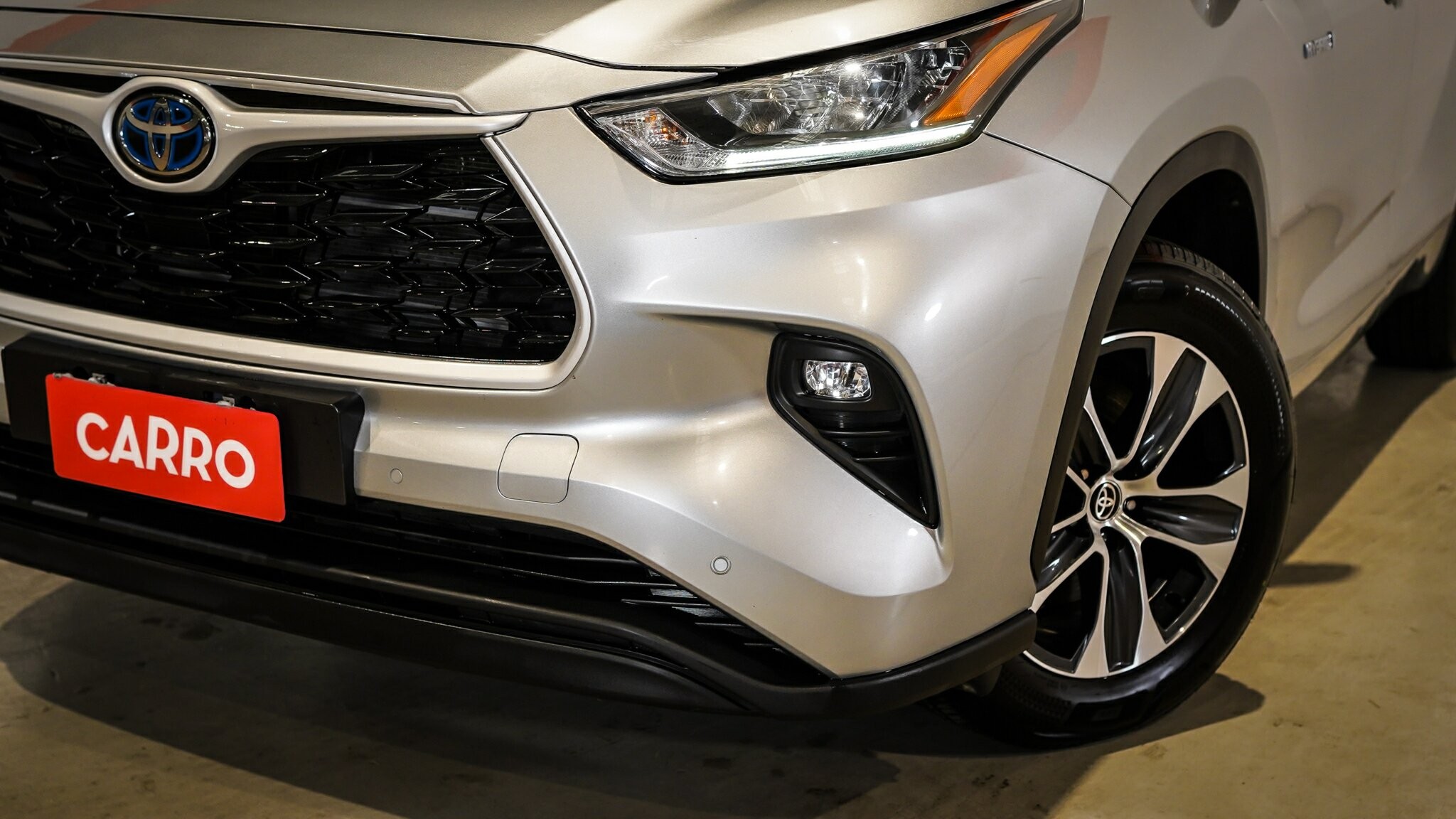 Toyota Kluger image 2