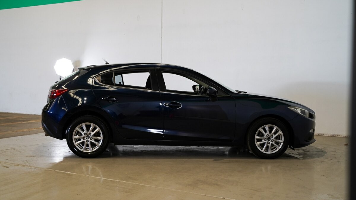 Mazda 3 image 3