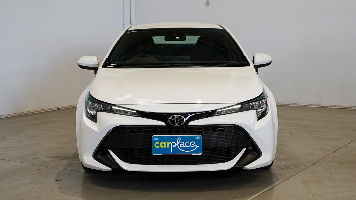 Toyota Corolla image 2