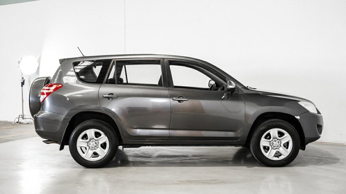 Toyota Rav4 image 3