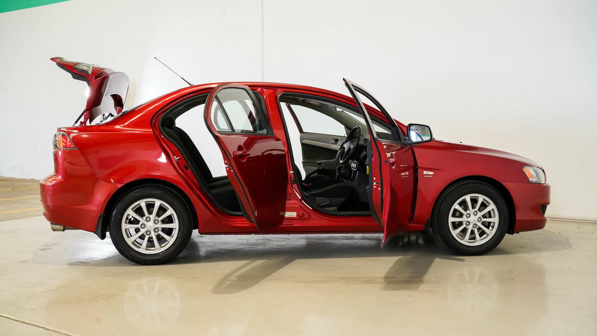 Mitsubishi Lancer image 4