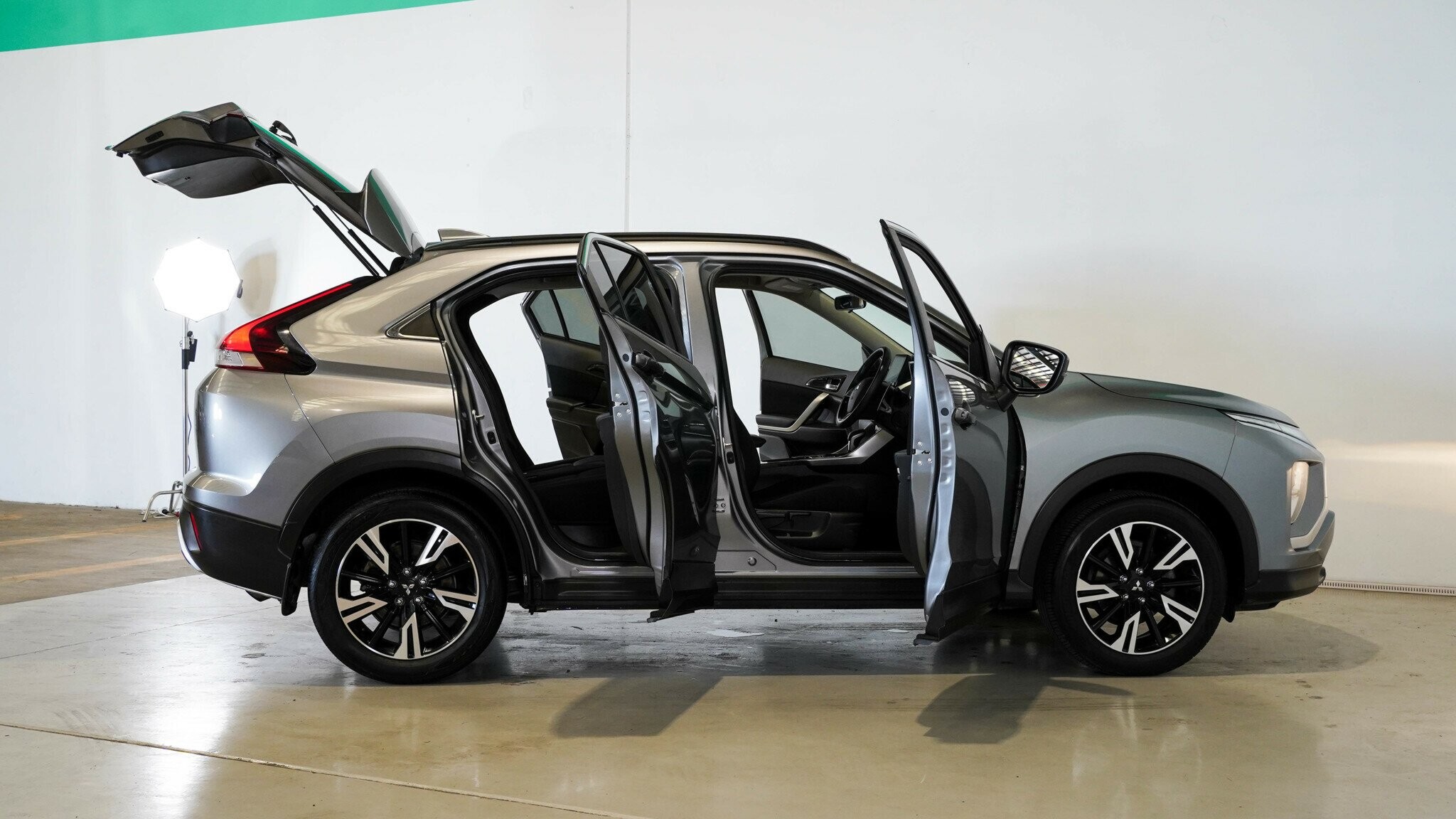 Mitsubishi Eclipse Cross image 4
