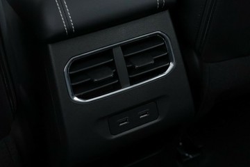 https://vehicle-cdn.autoleague.cloud/34486_801431_26.jpg