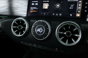 https://vehicle-cdn.autoleague.cloud/34486_805752_26.jpg