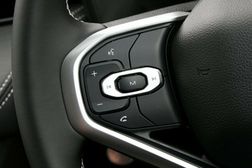 https://vehicle-cdn.autoleague.cloud/34486_831870_14.jpg
