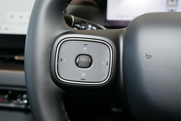 https://vehicle-cdn.autoleague.cloud/34486_844370_12.jpg