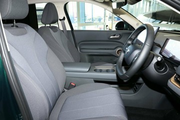 https://vehicle-cdn.autoleague.cloud/34486_844370_9.jpg