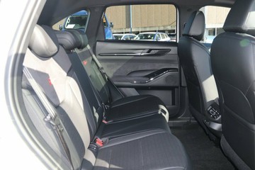 https://vehicle-cdn.autoleague.cloud/34486_889986_5.jpg