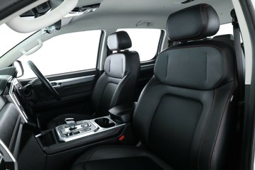 https://vehicle-cdn.autoleague.cloud/34487_701754_30.jpg