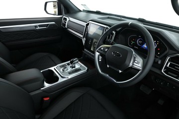 https://vehicle-cdn.autoleague.cloud/34487_70251800_18.jpg