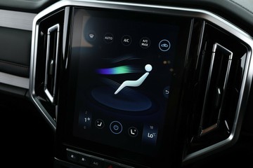 https://vehicle-cdn.autoleague.cloud/34487_70251800_23.jpg