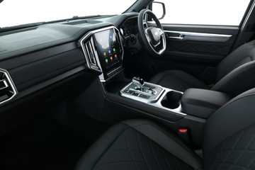 https://vehicle-cdn.autoleague.cloud/34487_70251800_31.jpg