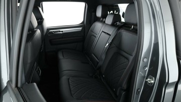 https://vehicle-cdn.autoleague.cloud/34487_70252400_26.jpg