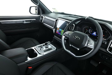 https://vehicle-cdn.autoleague.cloud/34487_70297300_18.jpg