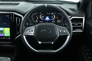 https://vehicle-cdn.autoleague.cloud/34487_70297300_19.jpg