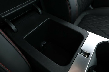 https://vehicle-cdn.autoleague.cloud/34487_70297300_32.jpg