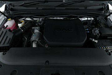 https://vehicle-cdn.autoleague.cloud/34487_70297300_6.jpg