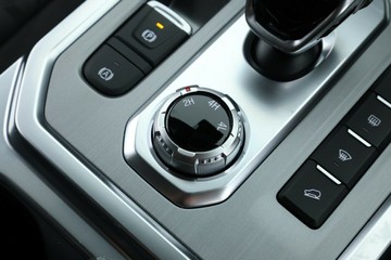 https://vehicle-cdn.autoleague.cloud/34487_70303400_29.jpg
