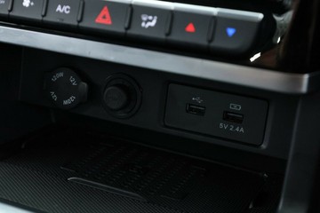https://vehicle-cdn.autoleague.cloud/34487_70303400_30.jpg