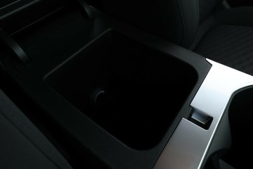 https://vehicle-cdn.autoleague.cloud/34487_70303400_32.jpg