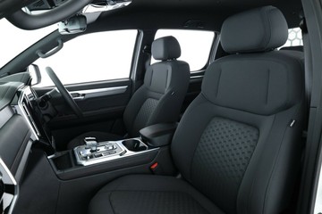 https://vehicle-cdn.autoleague.cloud/34487_70303400_33.jpg