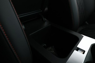https://vehicle-cdn.autoleague.cloud/34487_70365900_28.jpg