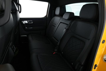 https://vehicle-cdn.autoleague.cloud/34487_70365900_31.jpg