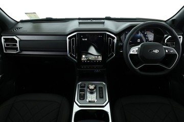 https://vehicle-cdn.autoleague.cloud/34487_70365900_32.jpg