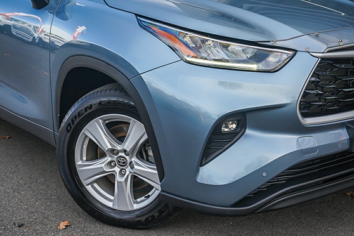 Toyota Kluger image 2