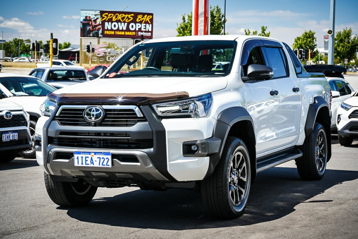 Toyota Hilux image 4