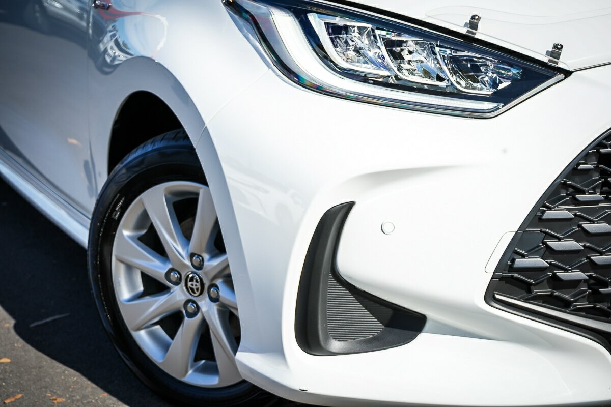 Toyota Yaris image 2