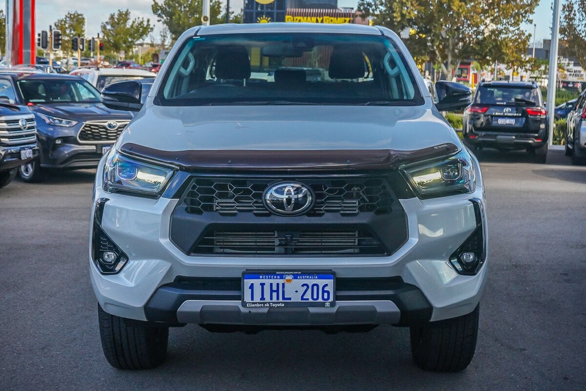 Toyota Hilux image 3