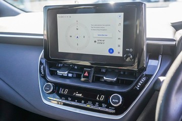 https://vehicle-cdn.autoleague.cloud/34708_11825396_18.jpg