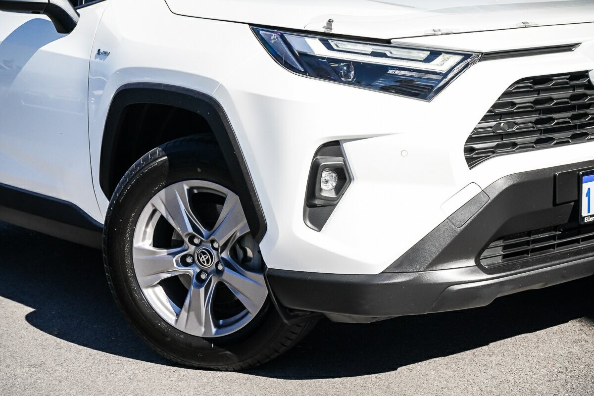 Toyota Rav4 image 2