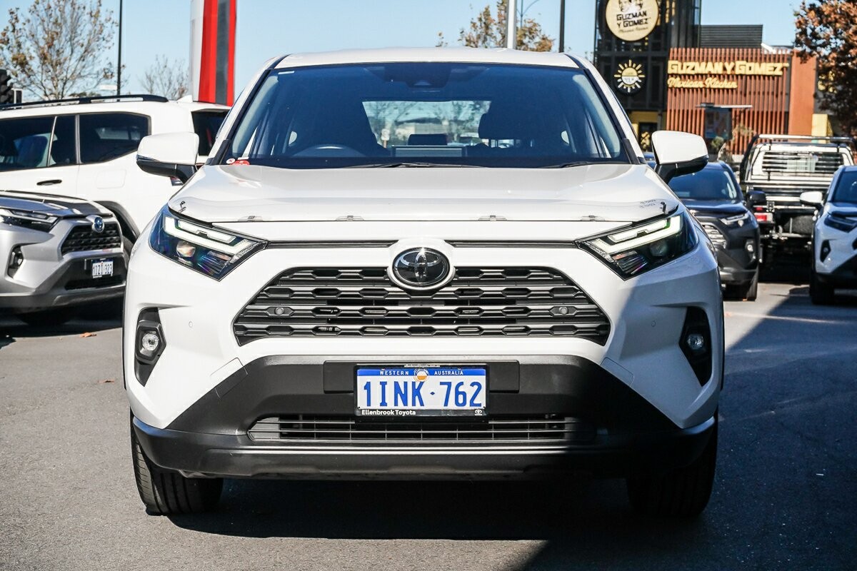 Toyota Rav4 image 3